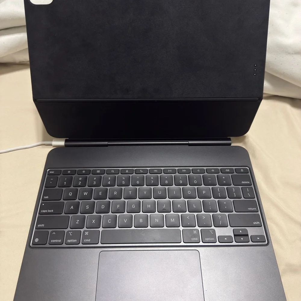 IPAD PRO 13-INCH (M4) 256GB | MAGIC KEYBOARD | APPLE PENCIL